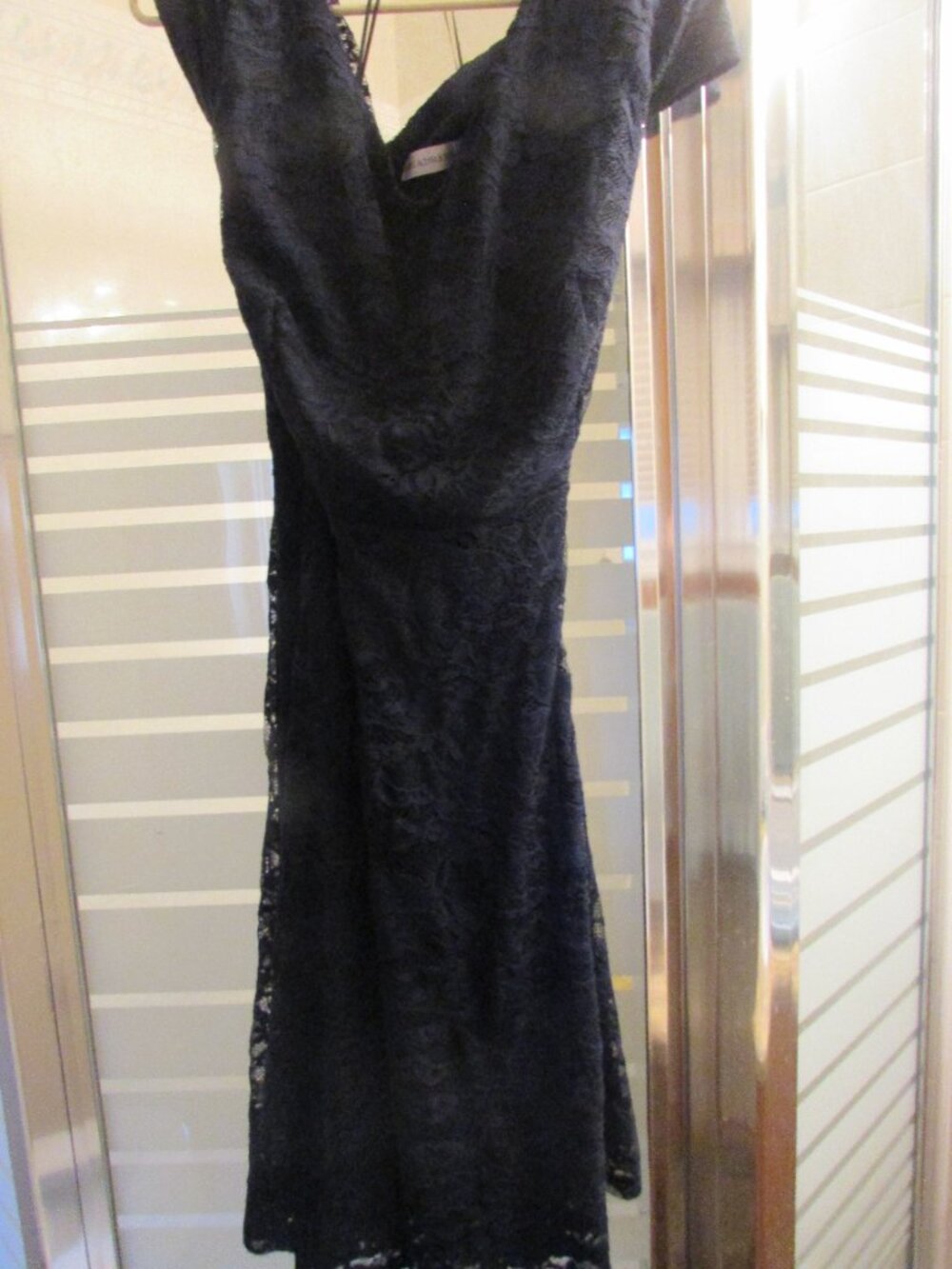 Knee length MAUDRESS - Picture 3 of 3